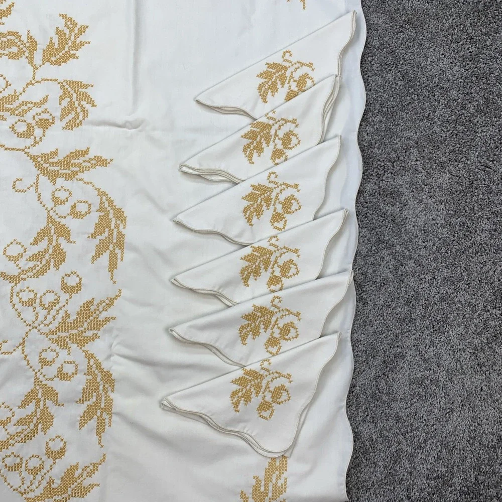 VTG Hand Embroidered Cross Stitch Tablecloth + 12 Napkins MCM Granny Core 106x59
